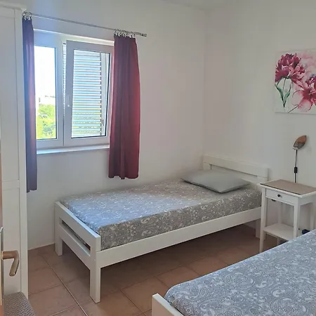 Miro Apartman Murter
