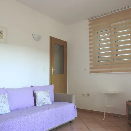 Apartment Miro *